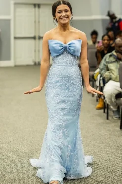 Sky Blue Appliques Mermaid Strapless Tulle Prom Dress