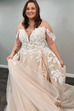 Tulle Off The Shoulder Ivory Long Plus Size Wedding Dress with Appliques