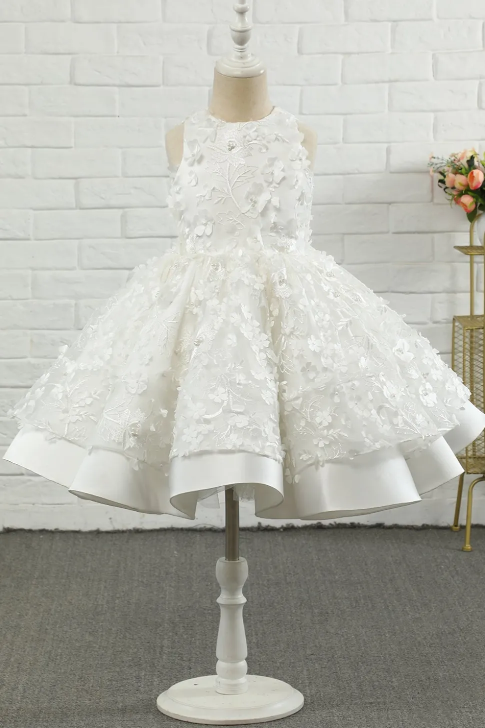 White Applique Sleeveless Flower Girl Dress