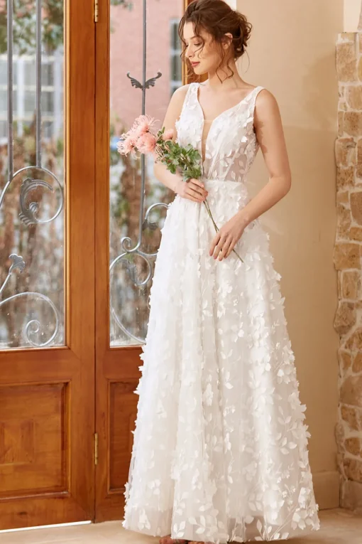 White Appliques Tulle Wedding Dress