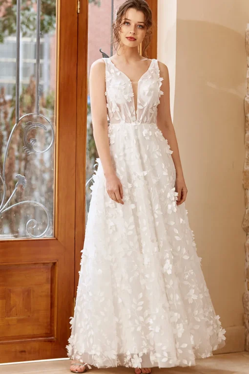 White Appliques Tulle Wedding Dress